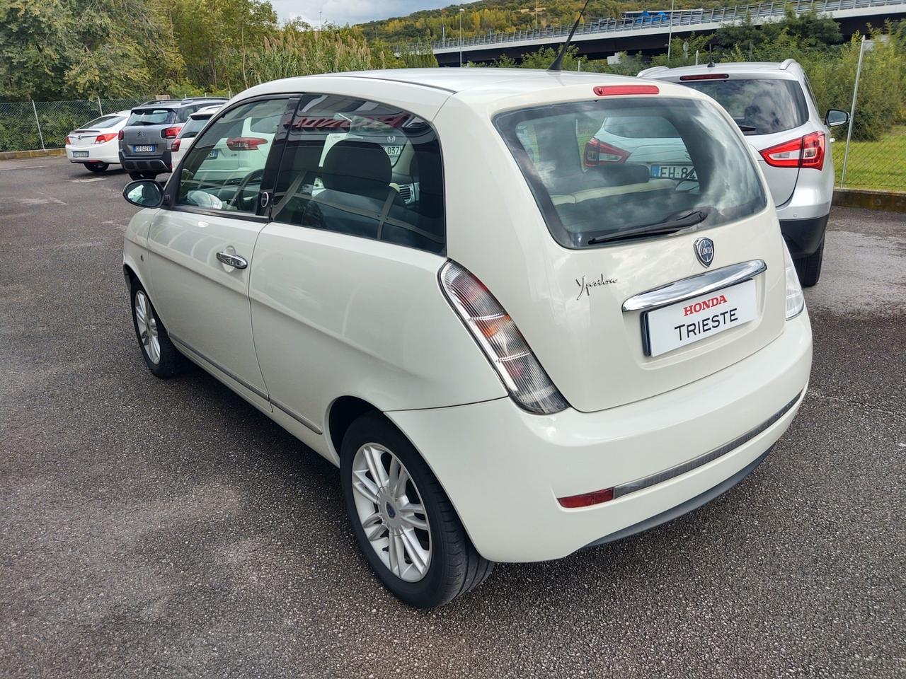 Lancia Ypsilon 1.4 Platino Ecochic GPL