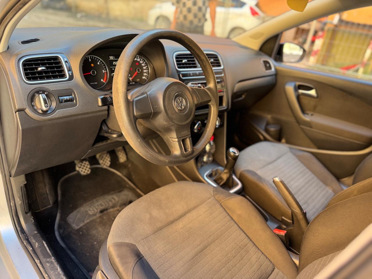 VOLKSWAGEN POLO 1.6 TDI 75CV 5.P EURO5B. GARANZIA 12 MESI