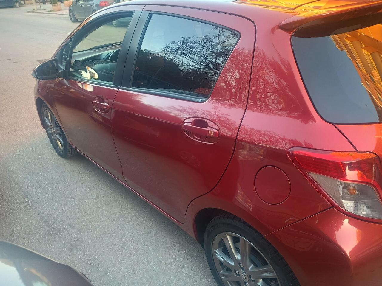 Toyota Yaris 1.4 D-4D 5 porte Lounge