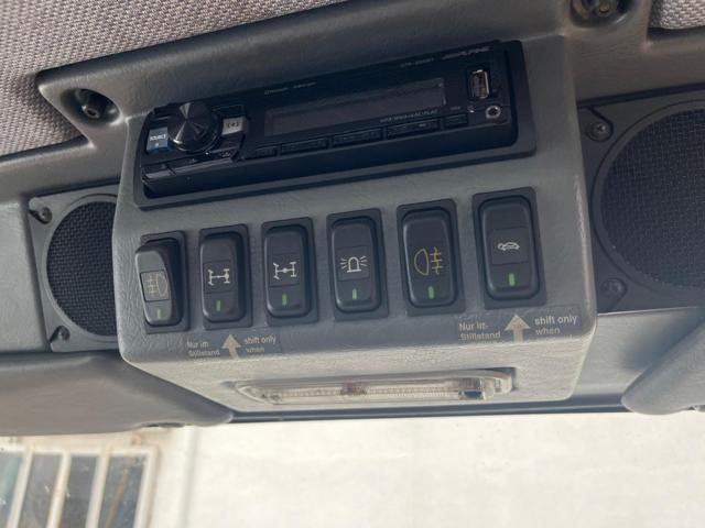 UNIMOG MACCHINA OPERATRICE UX100