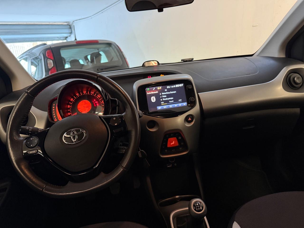 Toyota Aygo 1.0 VVT-i 69 CV 5 porte x-play