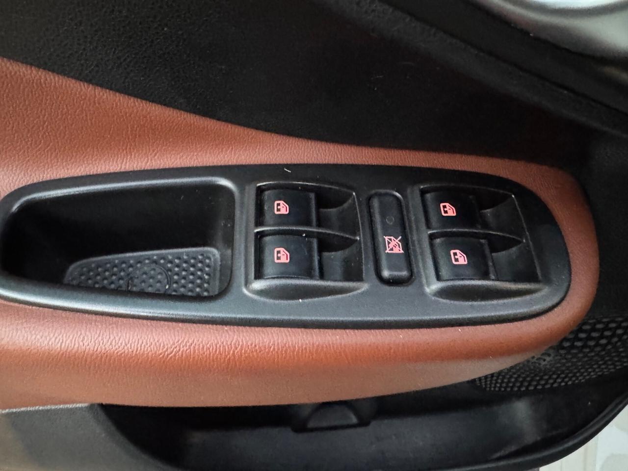 Fiat 500L 1.6 Multijet 105 CV Trekking Bicolore 16