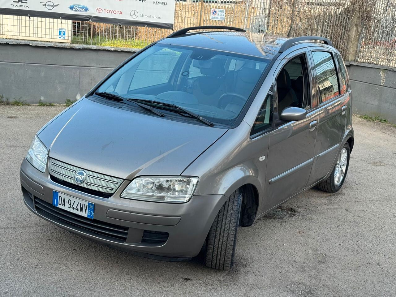 Fiat Idea 1.4 16V Black Motion