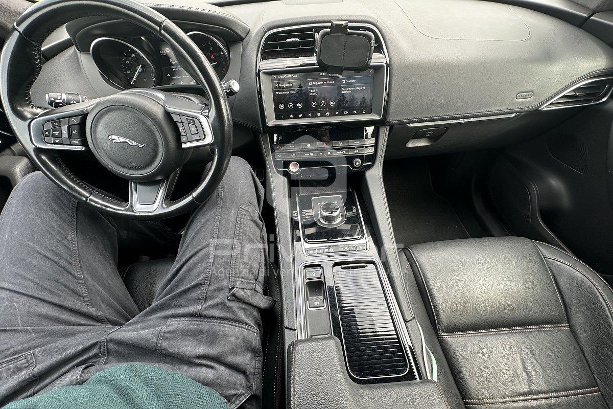 JAGUAR F-Pace 2.0 D 180 CV AWD aut. Prestige