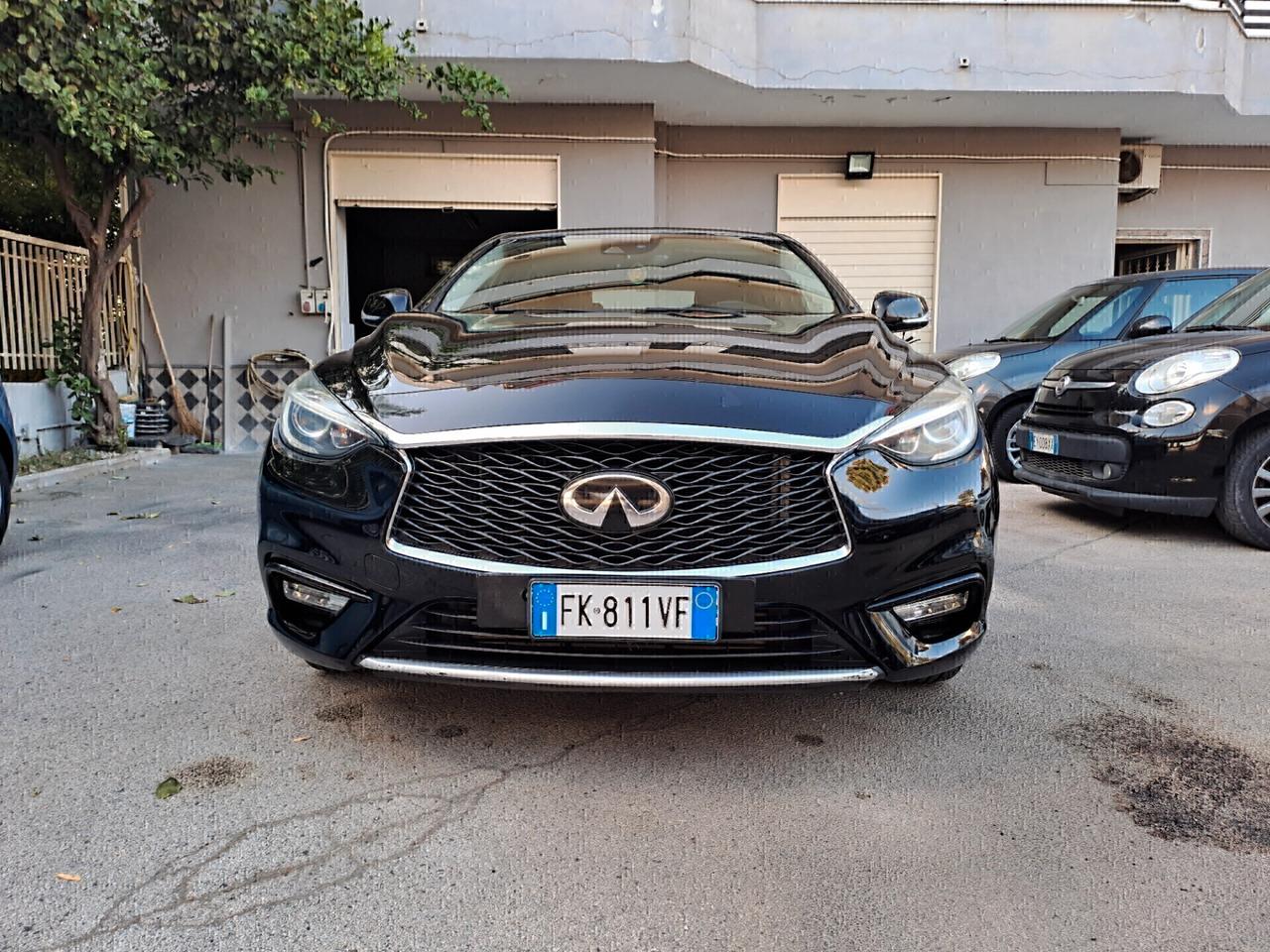Infiniti Q30 1.5 diesel Premium
