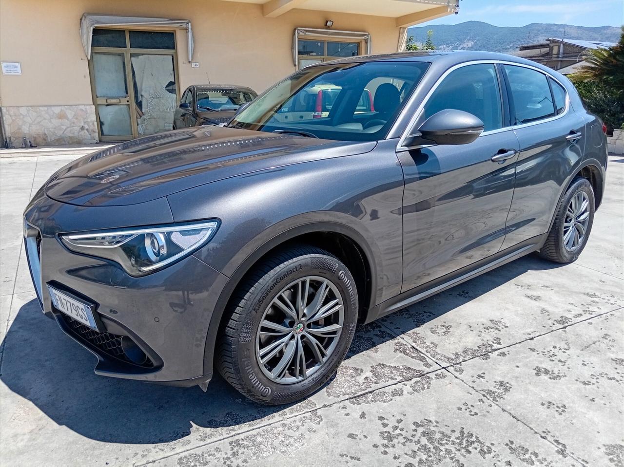 Alfa Romeo Stelvio 2.2JTDM 210 CV AT8 Q4 Executive FULL PELLE NAVI XENON