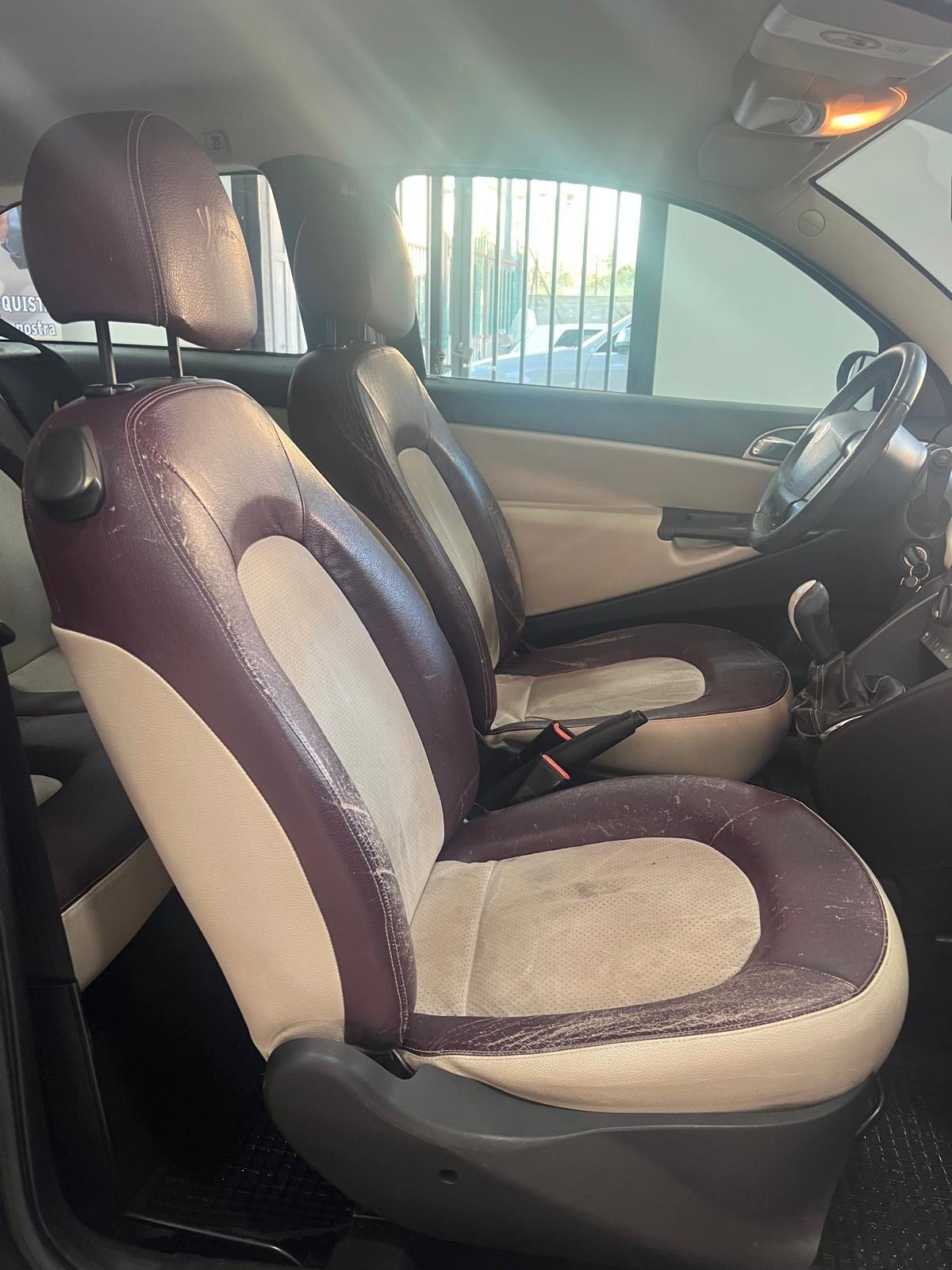 Lancia Ypsilon 1.3 MJT 75 CV Oro
