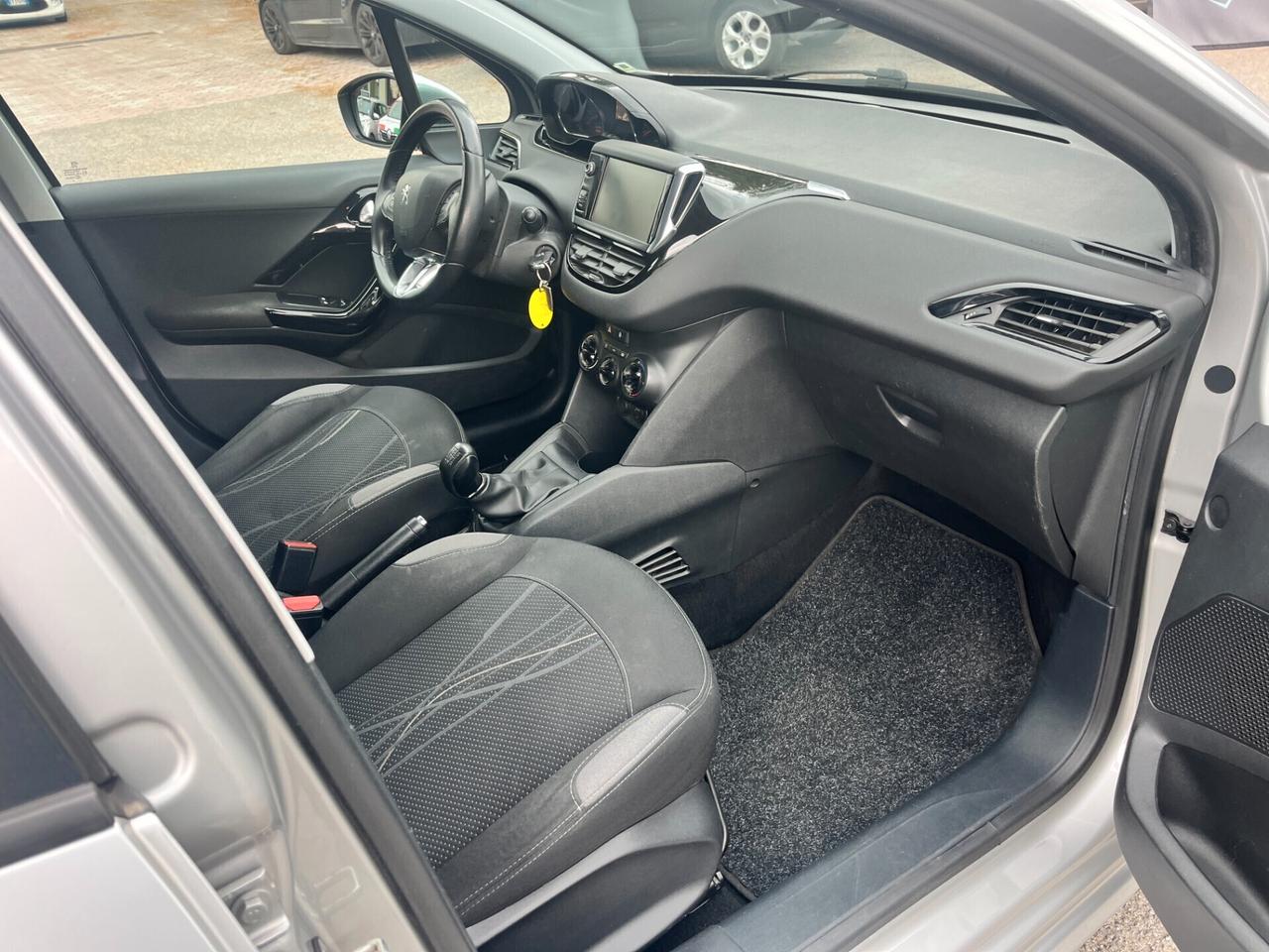 Peugeot 208 PureTech 82 5 porte Allure
