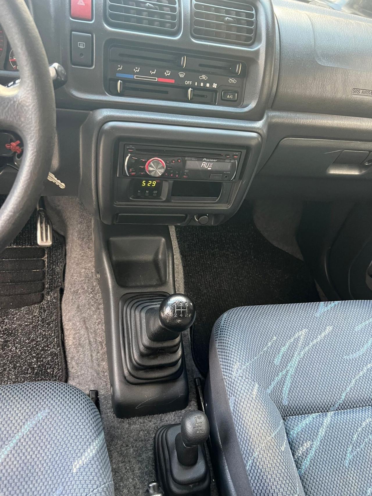 Suzuki Jimny 1.3i 4WD JLX