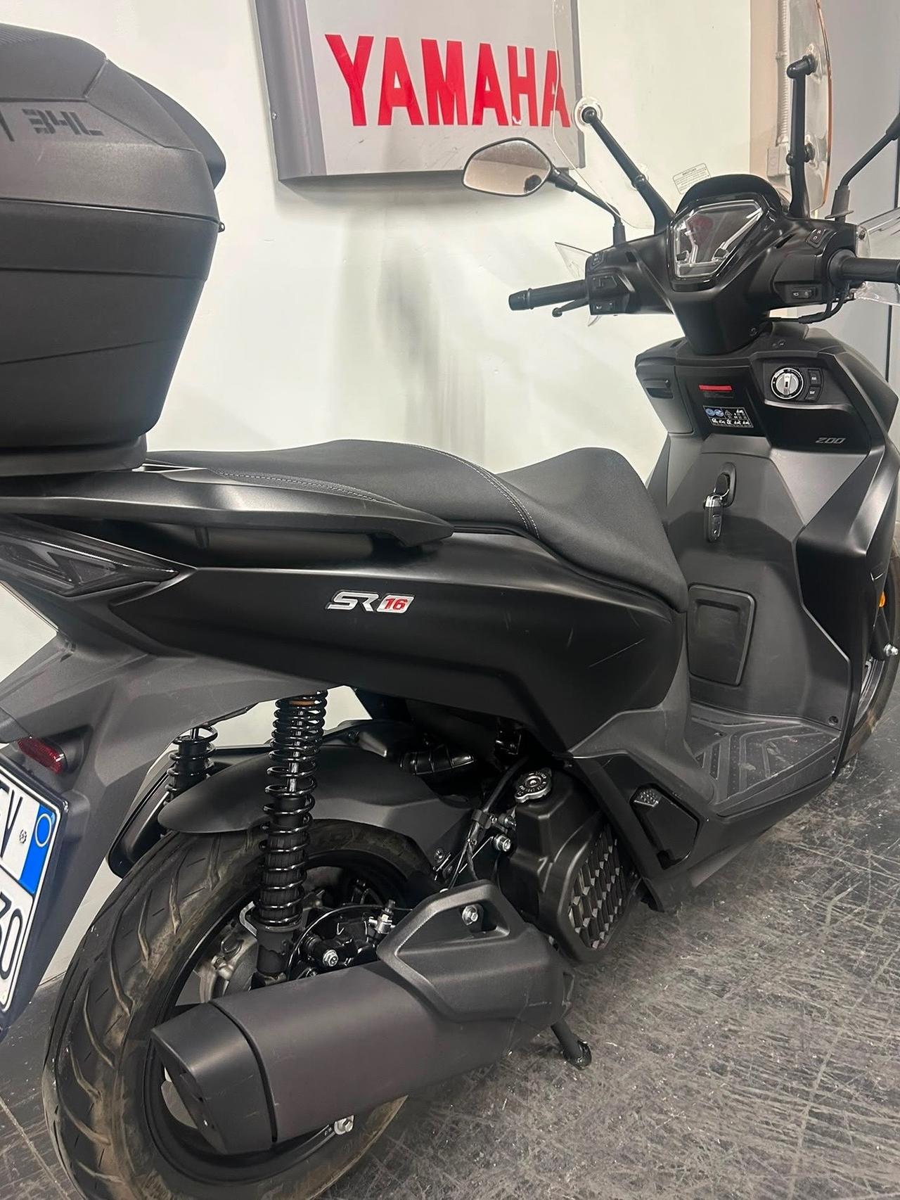 Voge SR 16 / 200