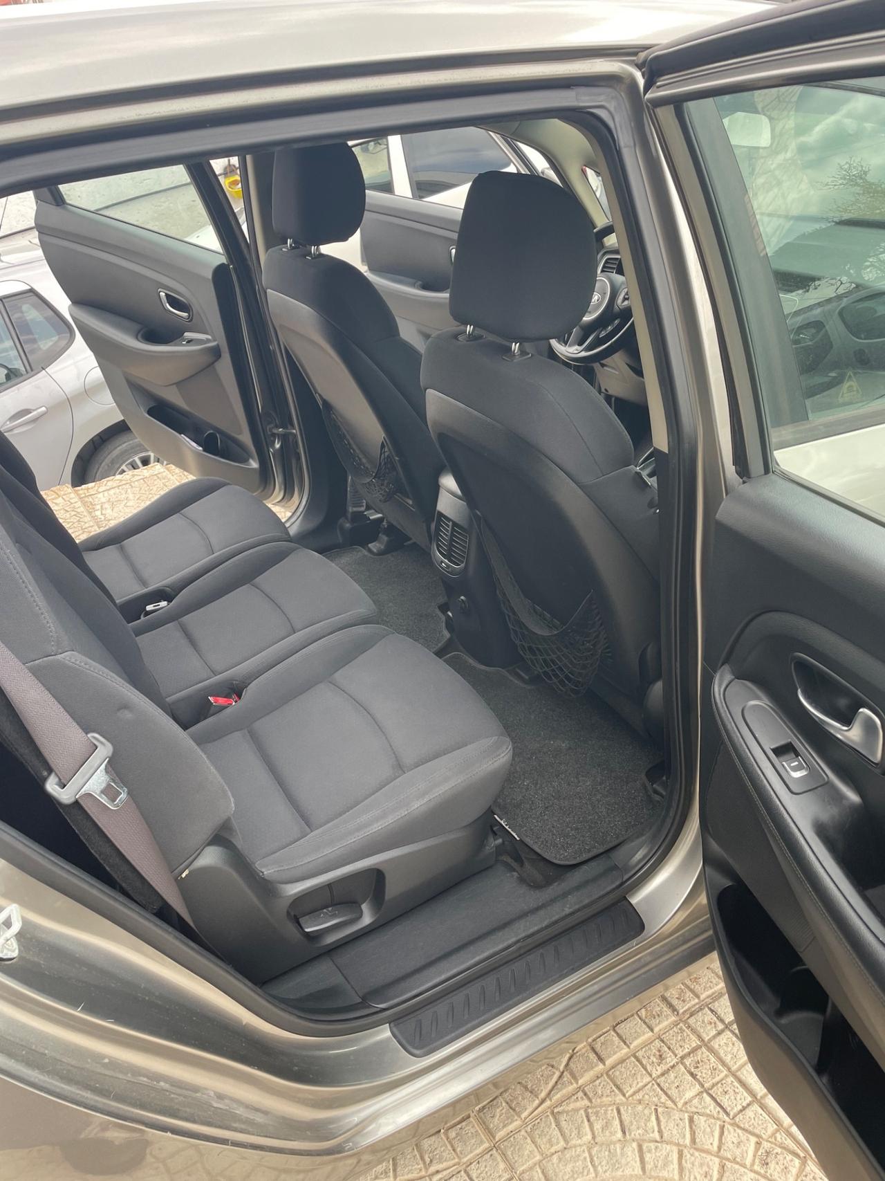 Kia Carens 1.7 CRDi 136 CV 7 posti