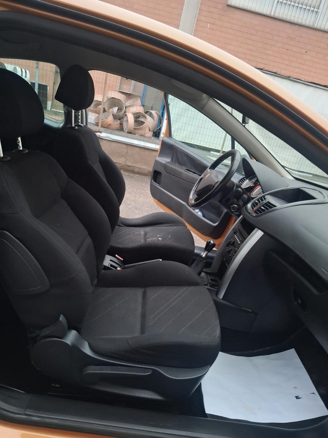 Peugeot 207 1.6 109CV 3p. XSI