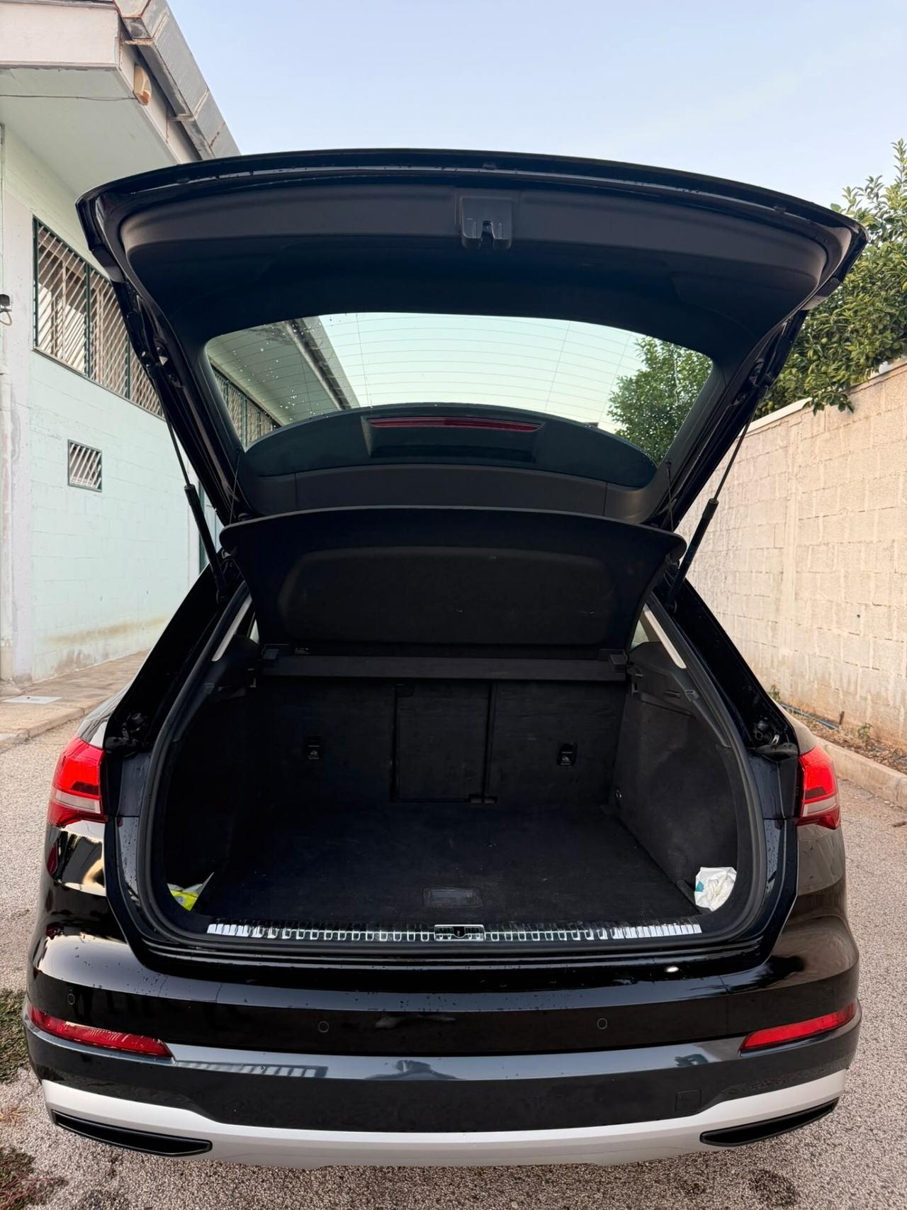 Audi Q3 S tronic Business