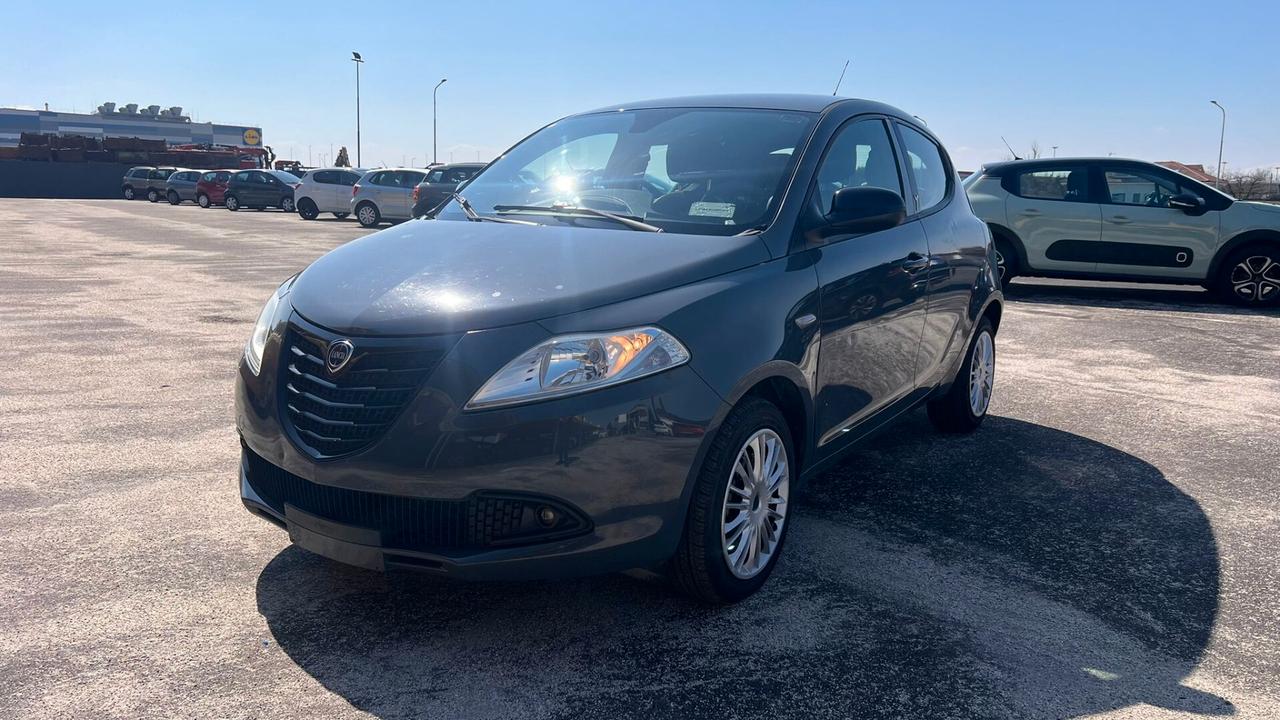 Lancia Ypsilon 1.2 69 CV 5 porte GPL Ecochic Silver