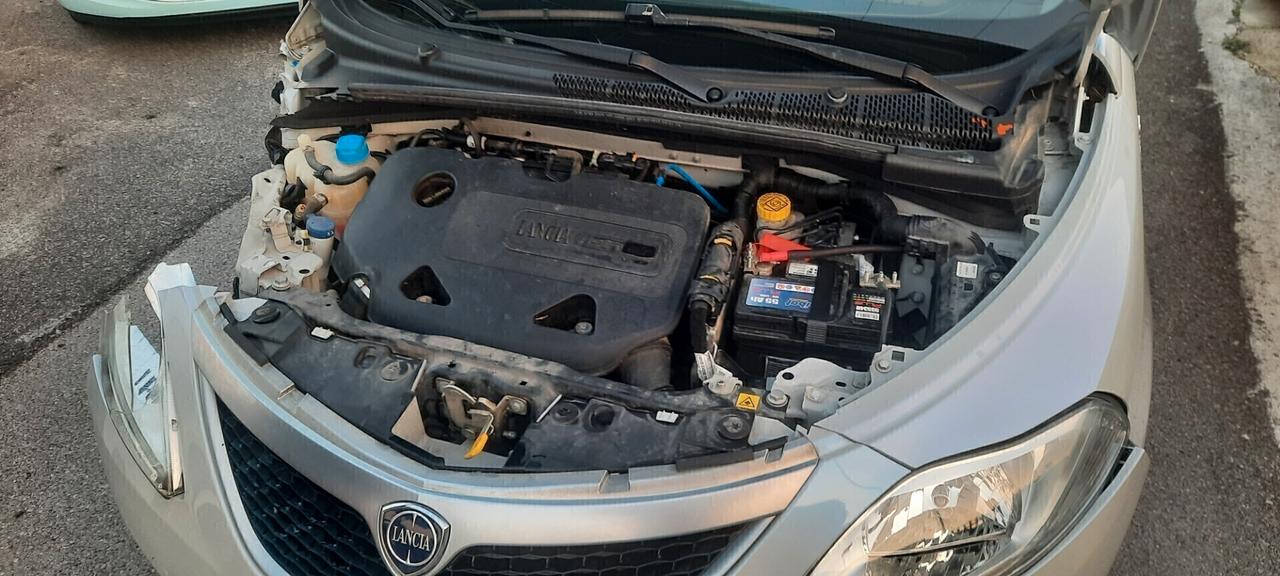 Lancia Ypsilon 0.9 TwinAir 85 CV 5 porte Metano Ecochic Mya