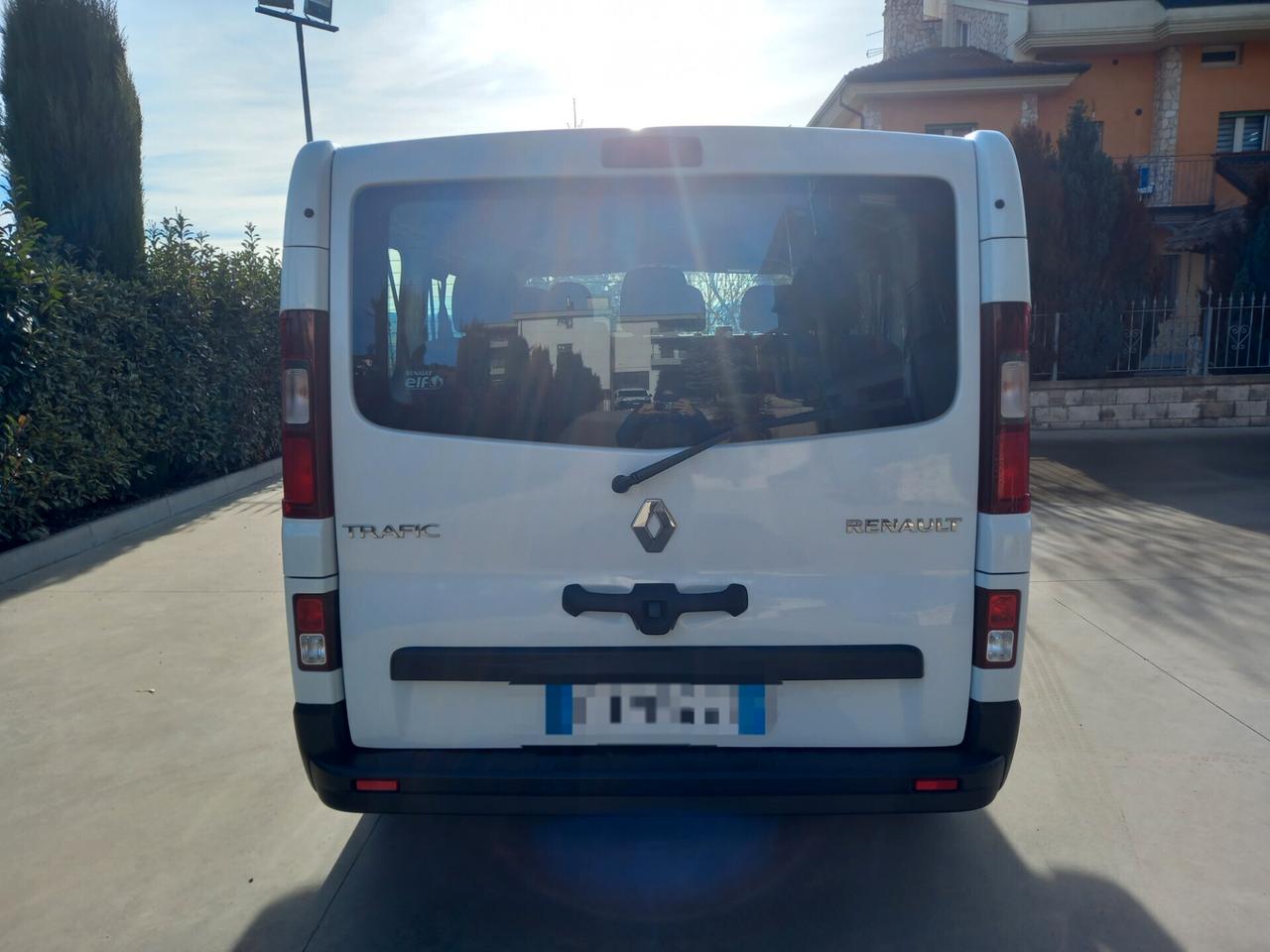 Renault Trafic T29 1.6 dCi 145CV 9 POSTI