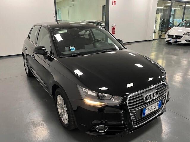 Audi A1 -1.6 tdi-Attraction-90cv-DIESEL-EURO5B-NEOPATENTATI