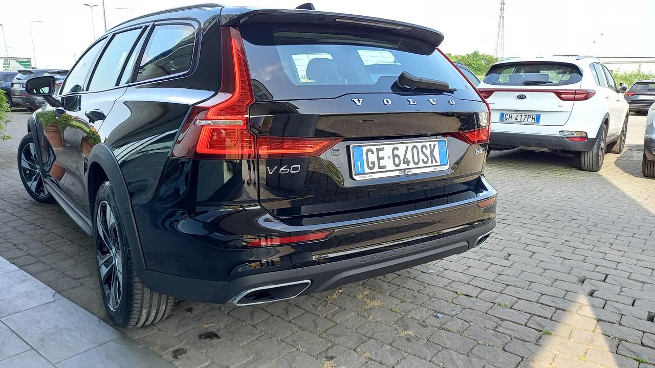 Volvo V60 Cross Country V60 Cross Country B4 (d) AWD Geartronic Business Pro