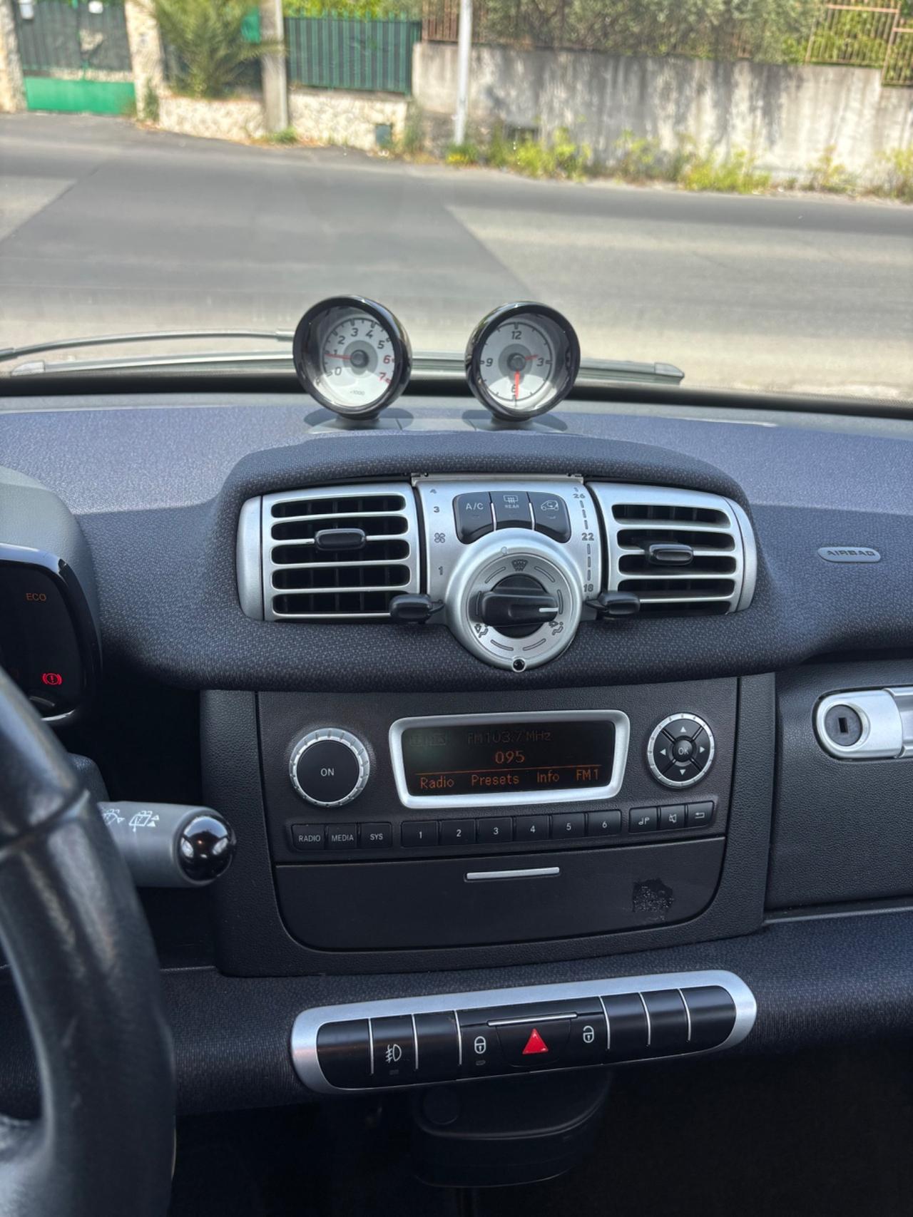 Smart ForTwo 1000 52 kW MHD coupé passion