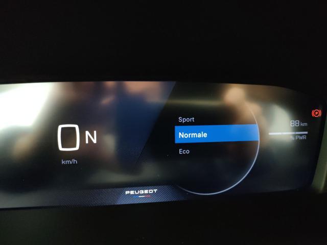 PEUGEOT 2008 Hybrid 145 e-DCS6 Allure