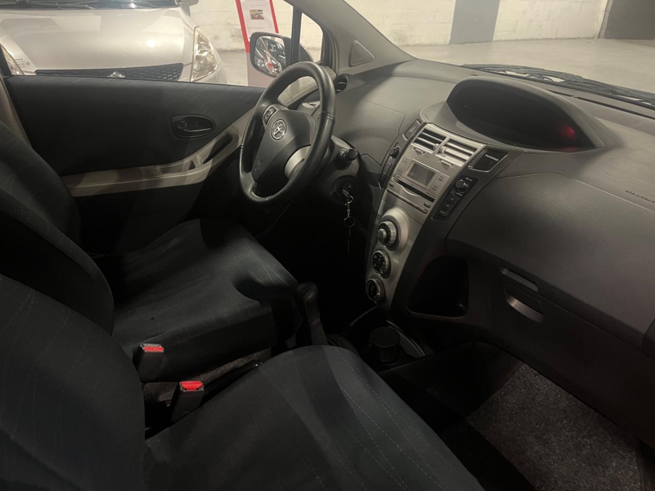 Toyota Yaris 1.0 5 porte