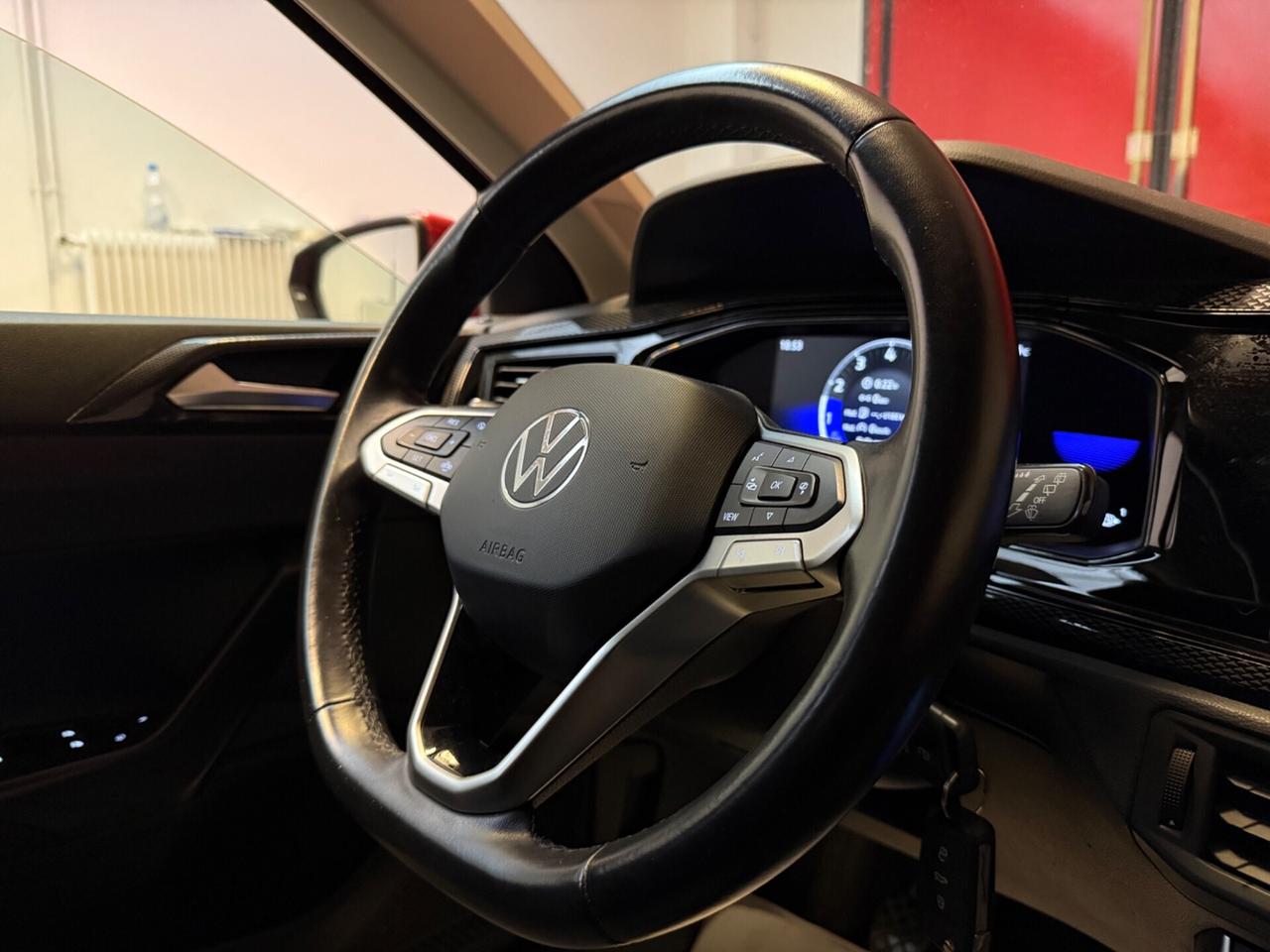 VOLKSWAGEN POLO 1.0 TSI 5p. 95 cv turbo NEOPATENTATI