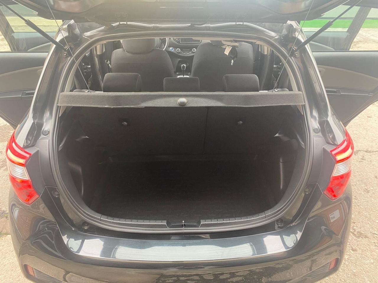 Toyota Yaris 1.5 Hybrid Active Plus CAMBIO AUTOM. - OK NEOP - GARANZIA 12 MESI