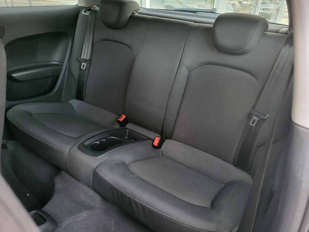 AUDI A1 1.6 TDI 105 CV *** TETTO NERO *** Coupè OK NEO-PATENTATI