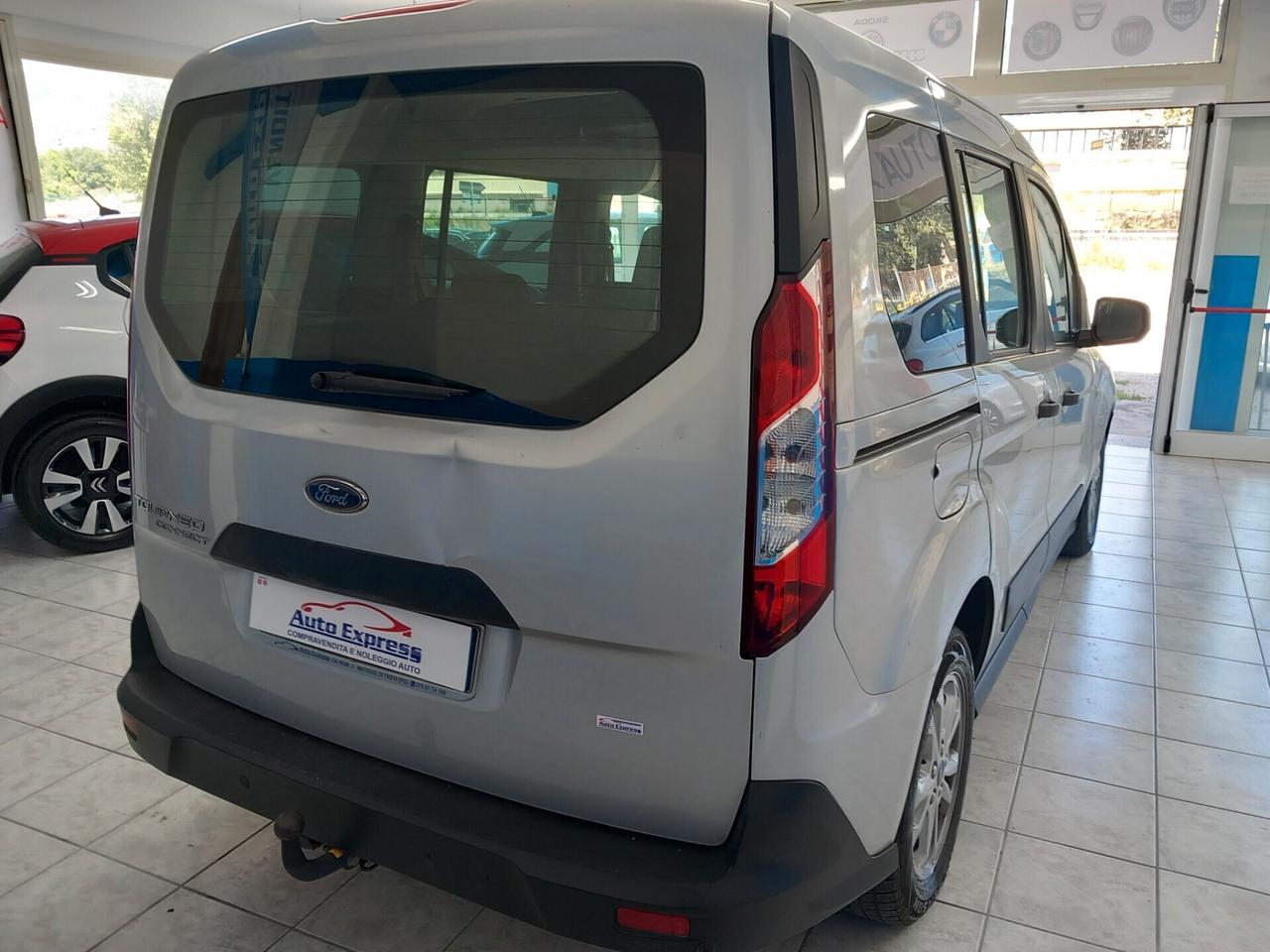 Ford Tourneo Connect 1.5 TDCi 120 CV anno 2019 km 125 mila