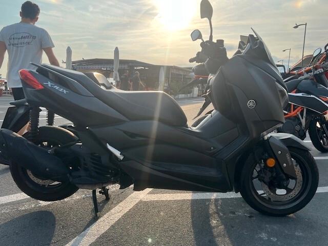 Yamaha X-Max 125 ABS Business MAT DARK GRAY METALLIC