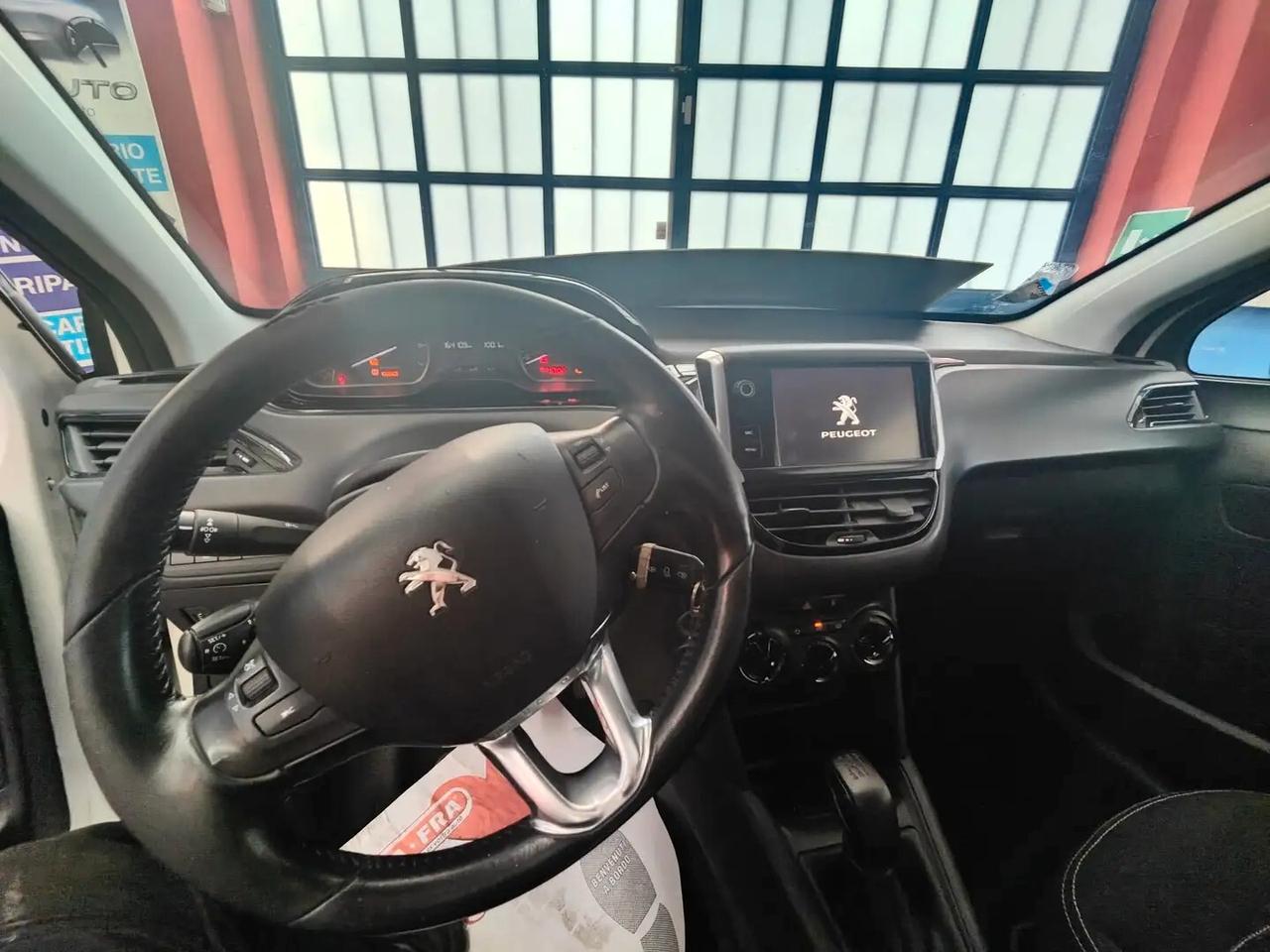 Peugeot 208 PureTech 82 5 porte Allure