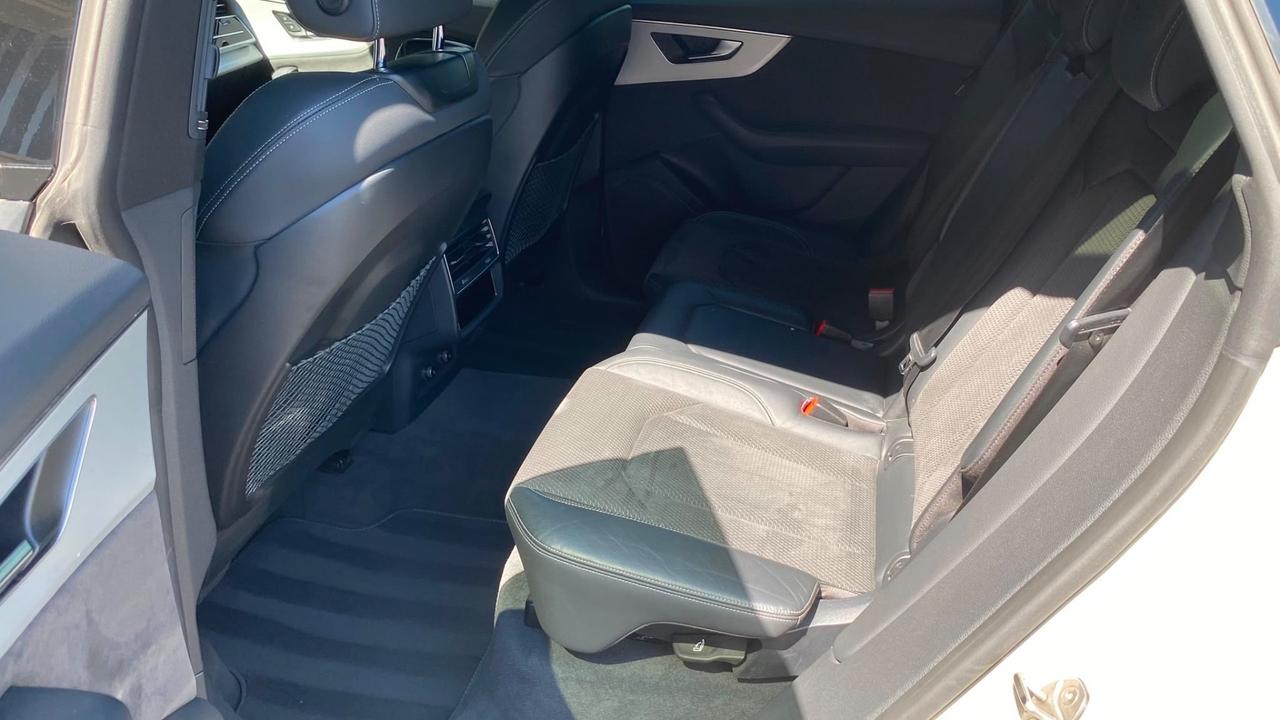 Audi Q8 55 TFSI e quattro tiptronic Sport S-Line