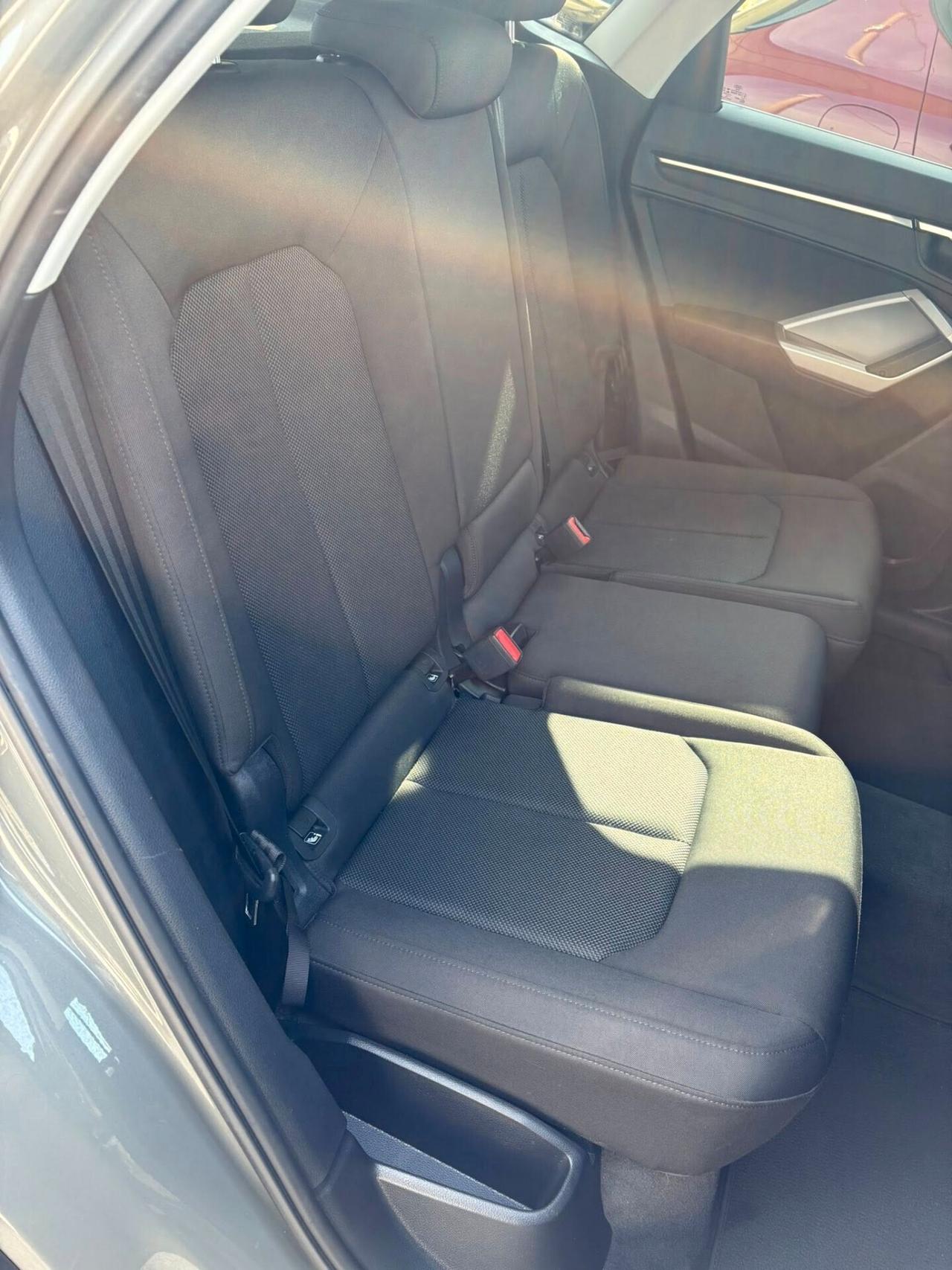 Audi Q3 sportback 150cv S-Line uniprò