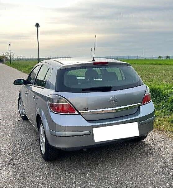 Opel Astra - Fino a due anni di garnzia