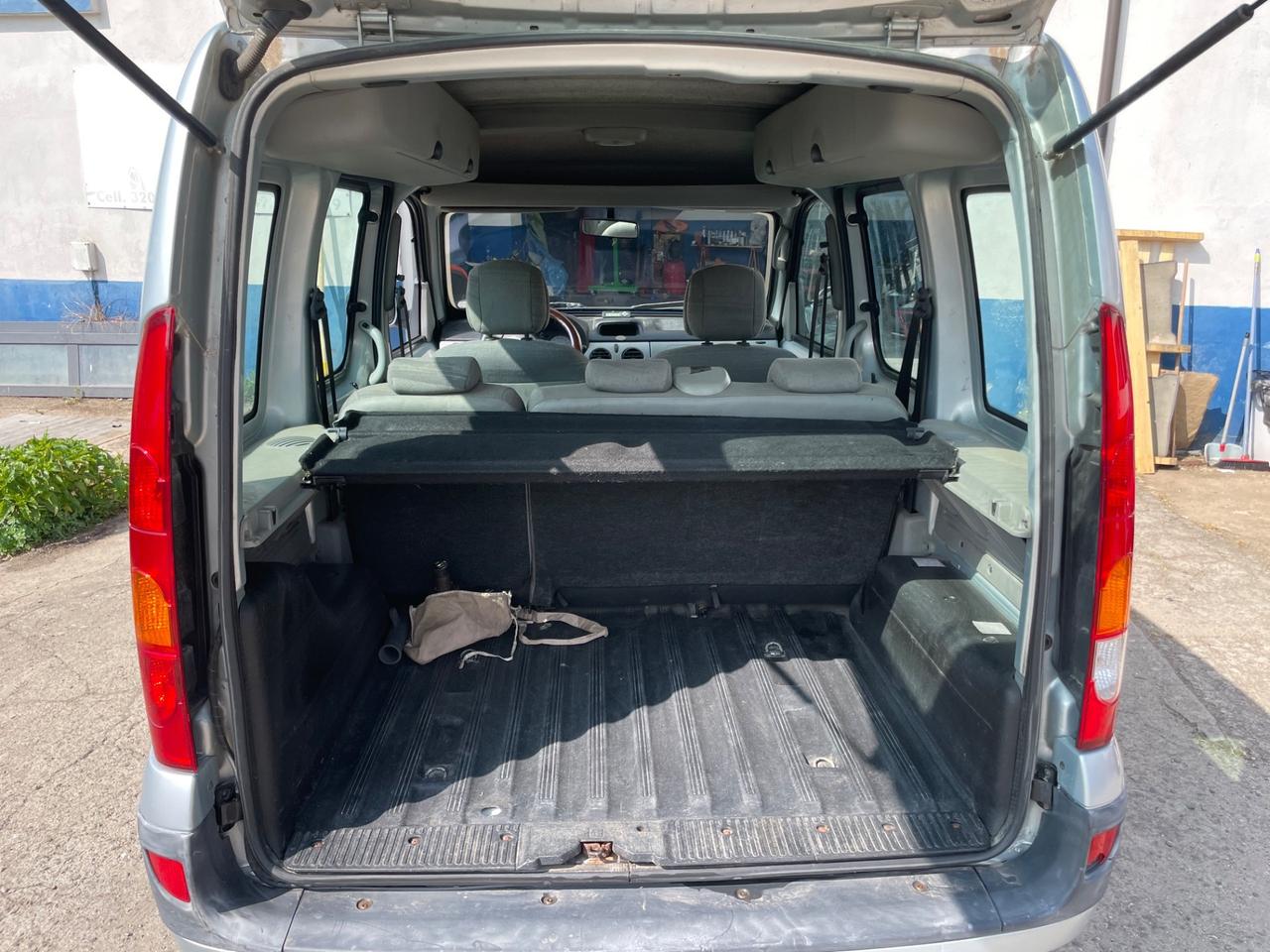 Renault Kangoo 1.5 dCi/82CV vetrato gancio traino