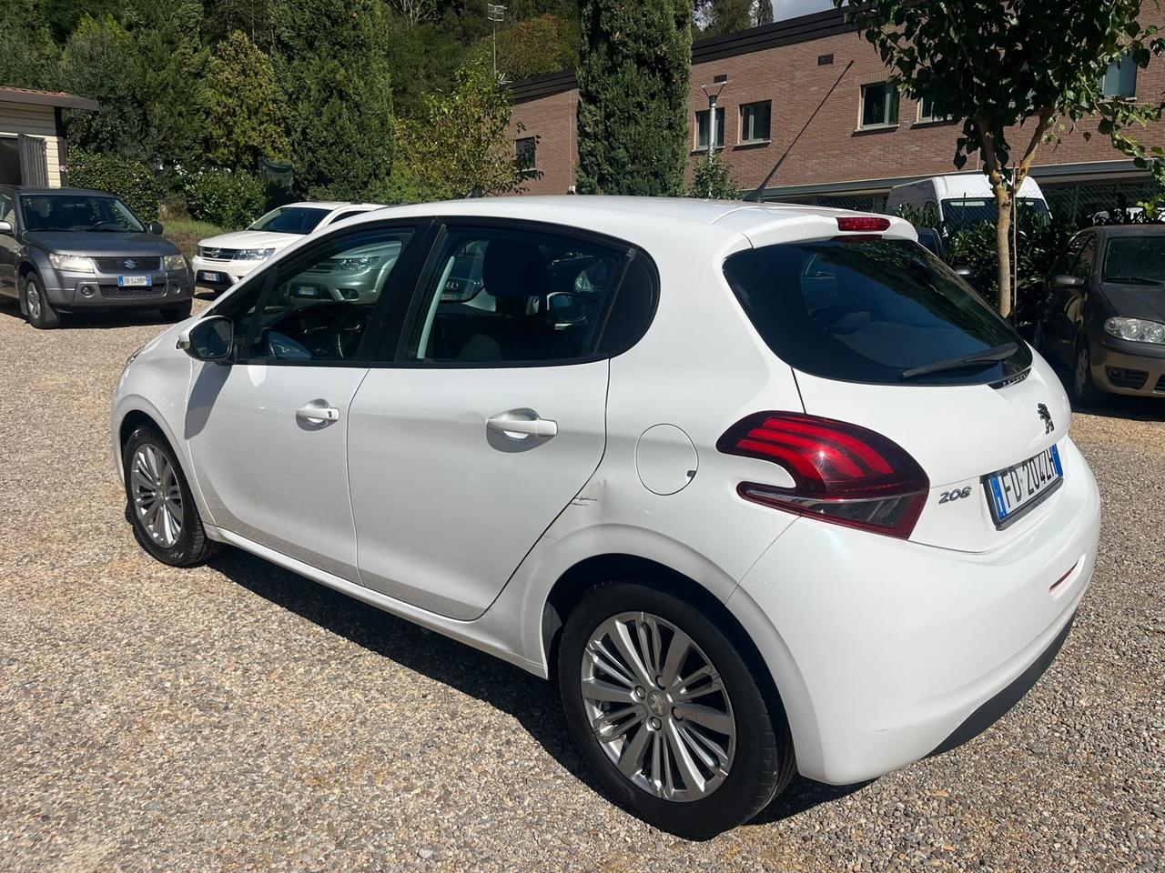 Peugeot 208 PureTech 82 5p. Allure