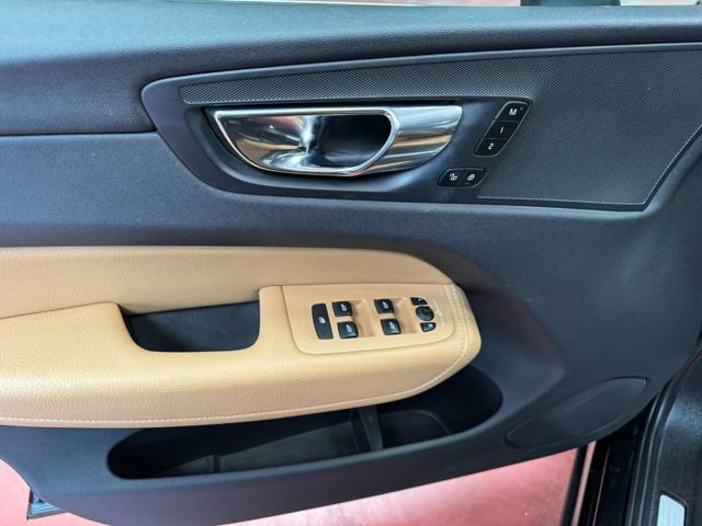 VOLVO XC60 B4 (d) AWD Geartronic Inscription