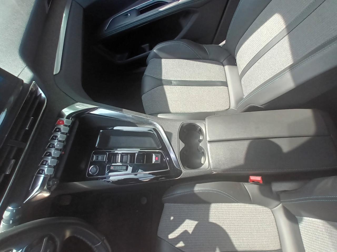 Peugeot 3008 Allure Pack 1.5 EAT8 Blue HDi 130 CV S&S