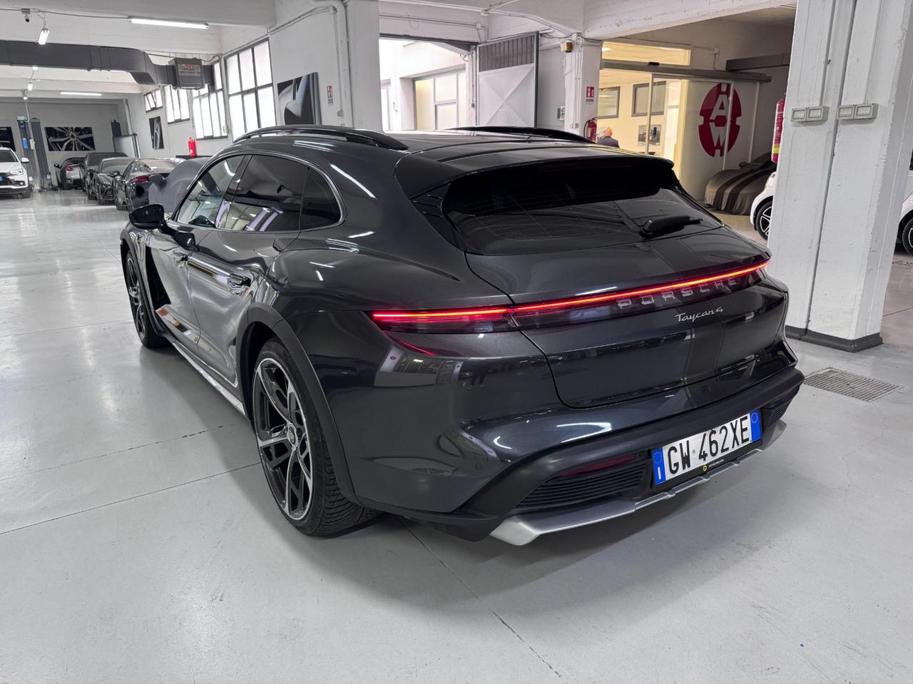 Porsche Taycan Cross Turismo 4S