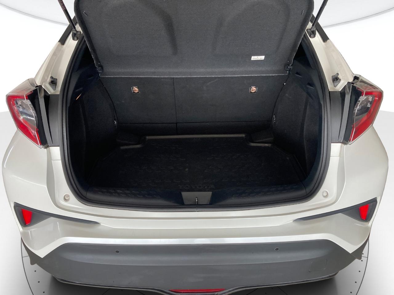TOYOTA C-HR 1.8h Lounge 2wd e-cvt my18