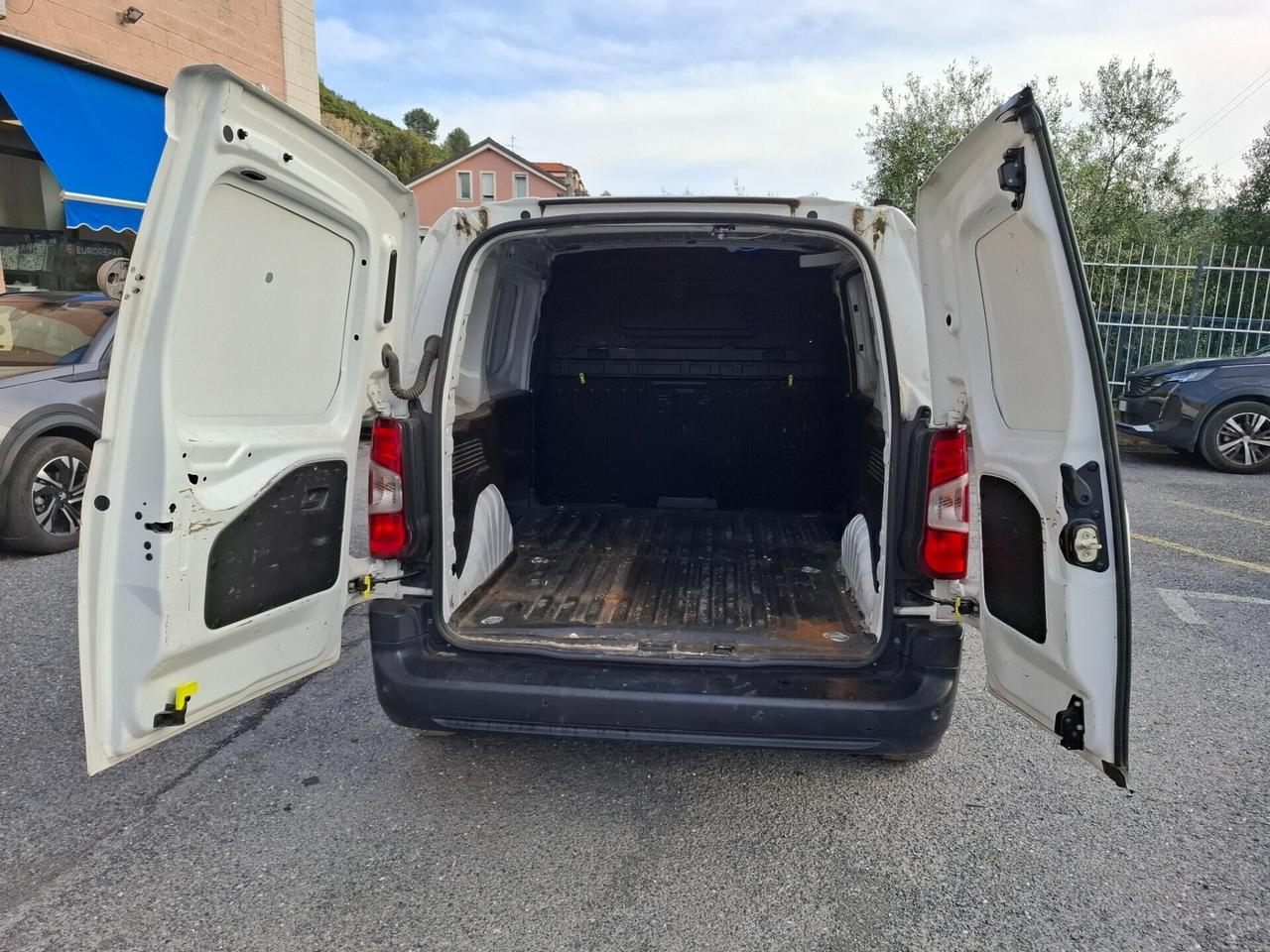 OPEL COMBO 3 POSTI
