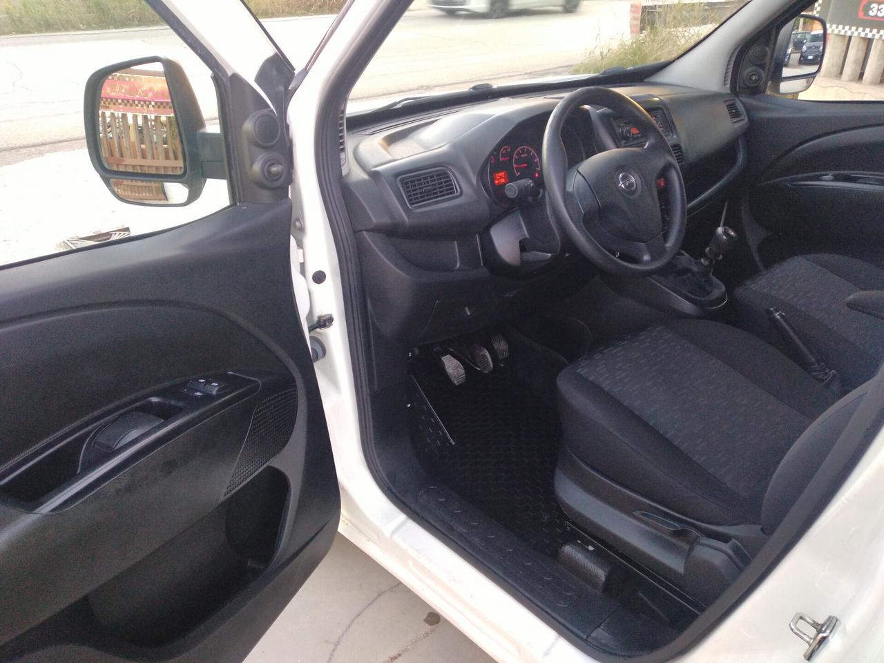 Opel Combo 1.6 CDTi 120CV