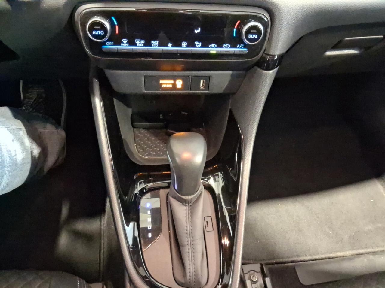 Toyota Yaris 1.5 Hybrid 5 porte Lounge 116CV