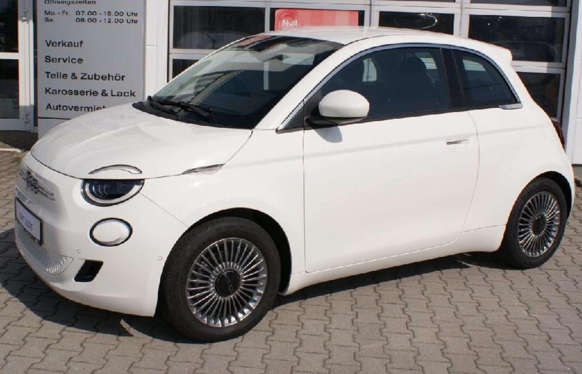 Fiat 500 500e Berlina 42 kWh La Prima
