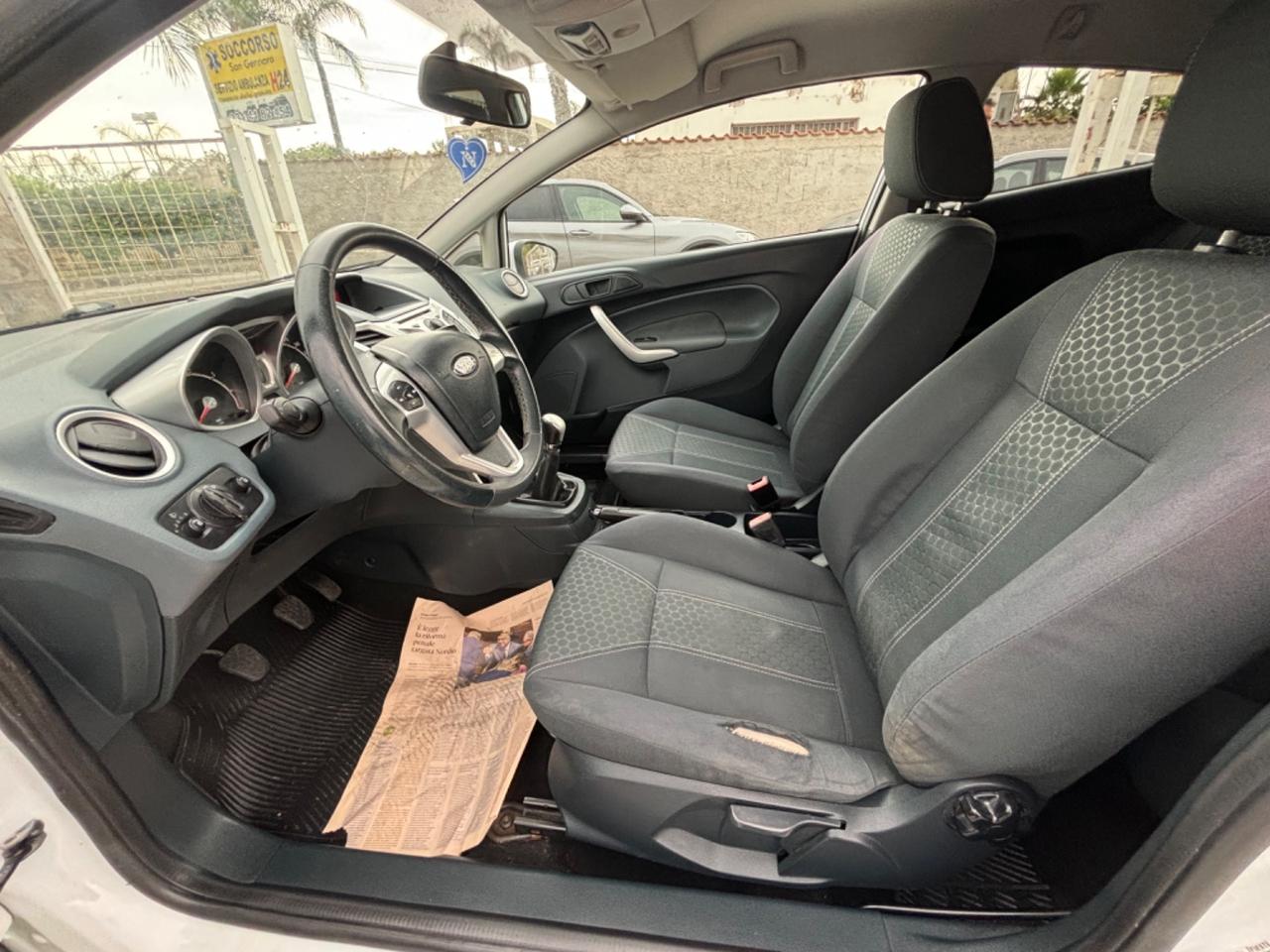 FORD FIESTA 1.4 GPL TITANIUM 3 PORTE OK NEOPATENTATI