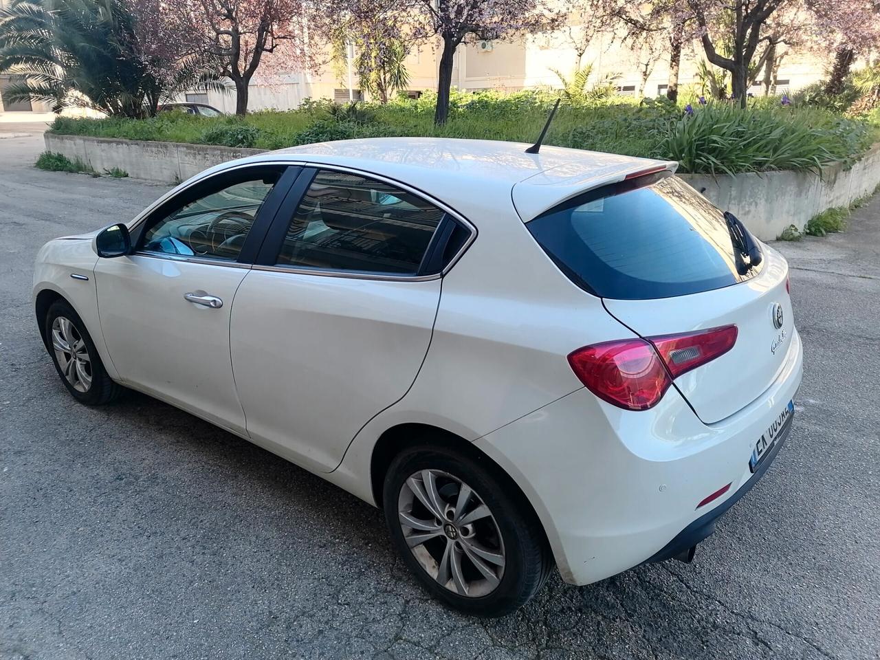 Alfa Romeo Giulietta 1.6 JTDm-2 105 CV Distinctive