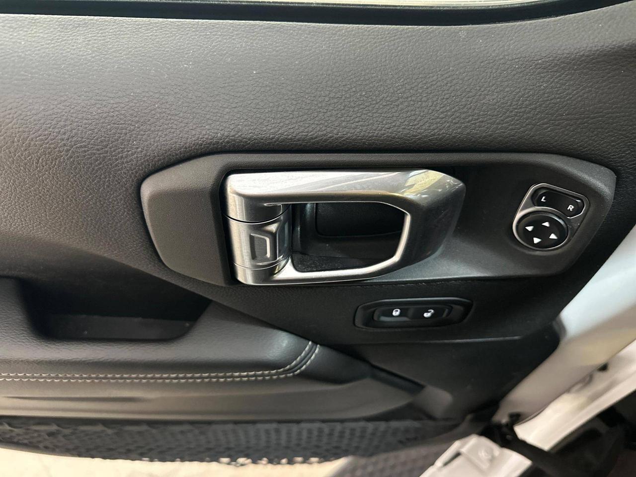 Jeep Wrangler Unlimited 2.2 mjt II Sahara