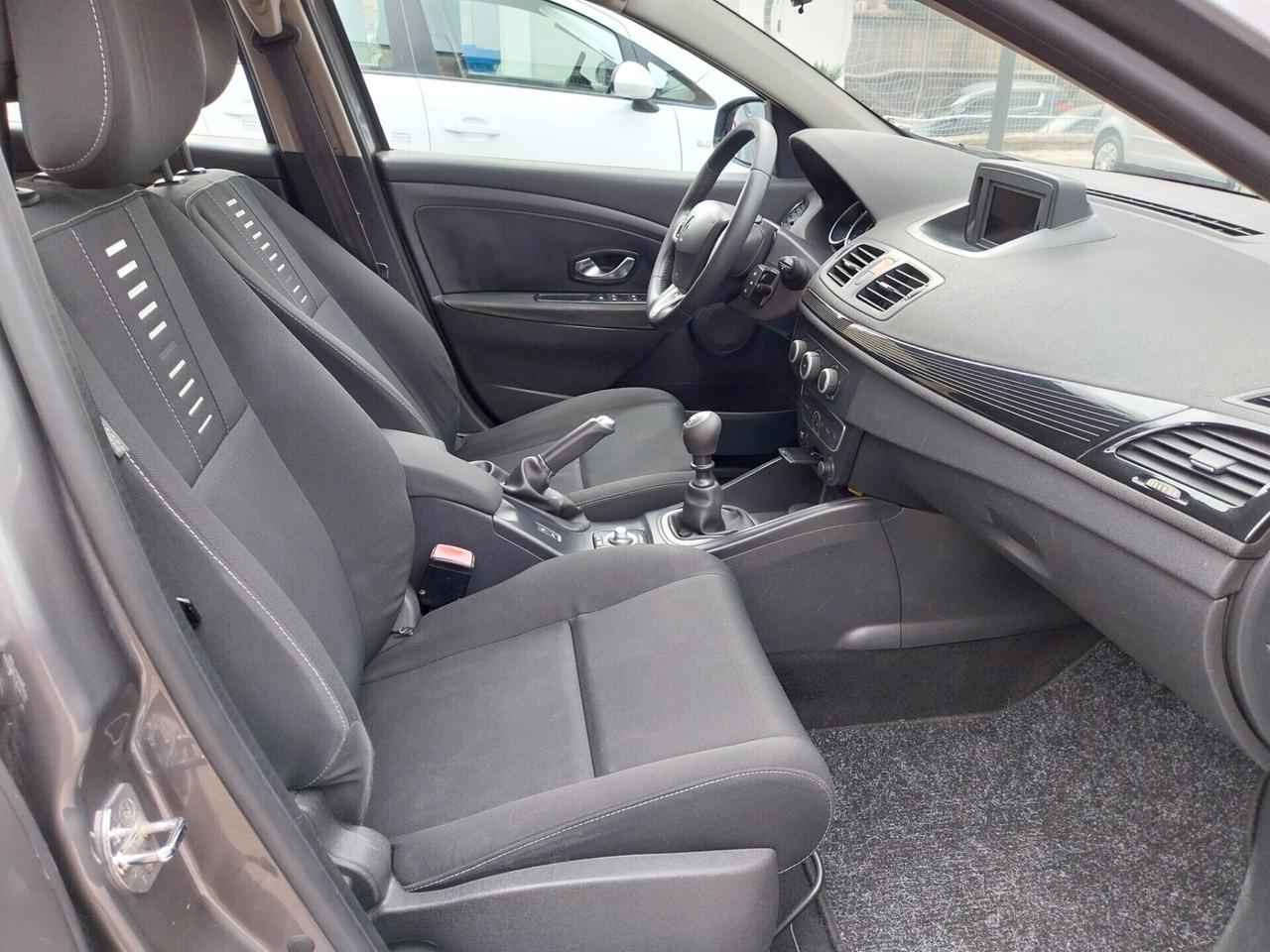 RENAULT MEGANE 1.5 DIESEL STATION WAGON 2011