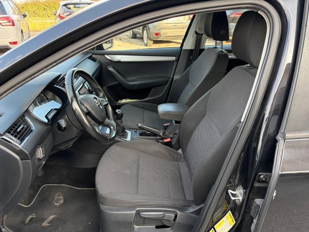 Skoda Octavia 1.6 TDI CR 105 CV Wagon Elegance