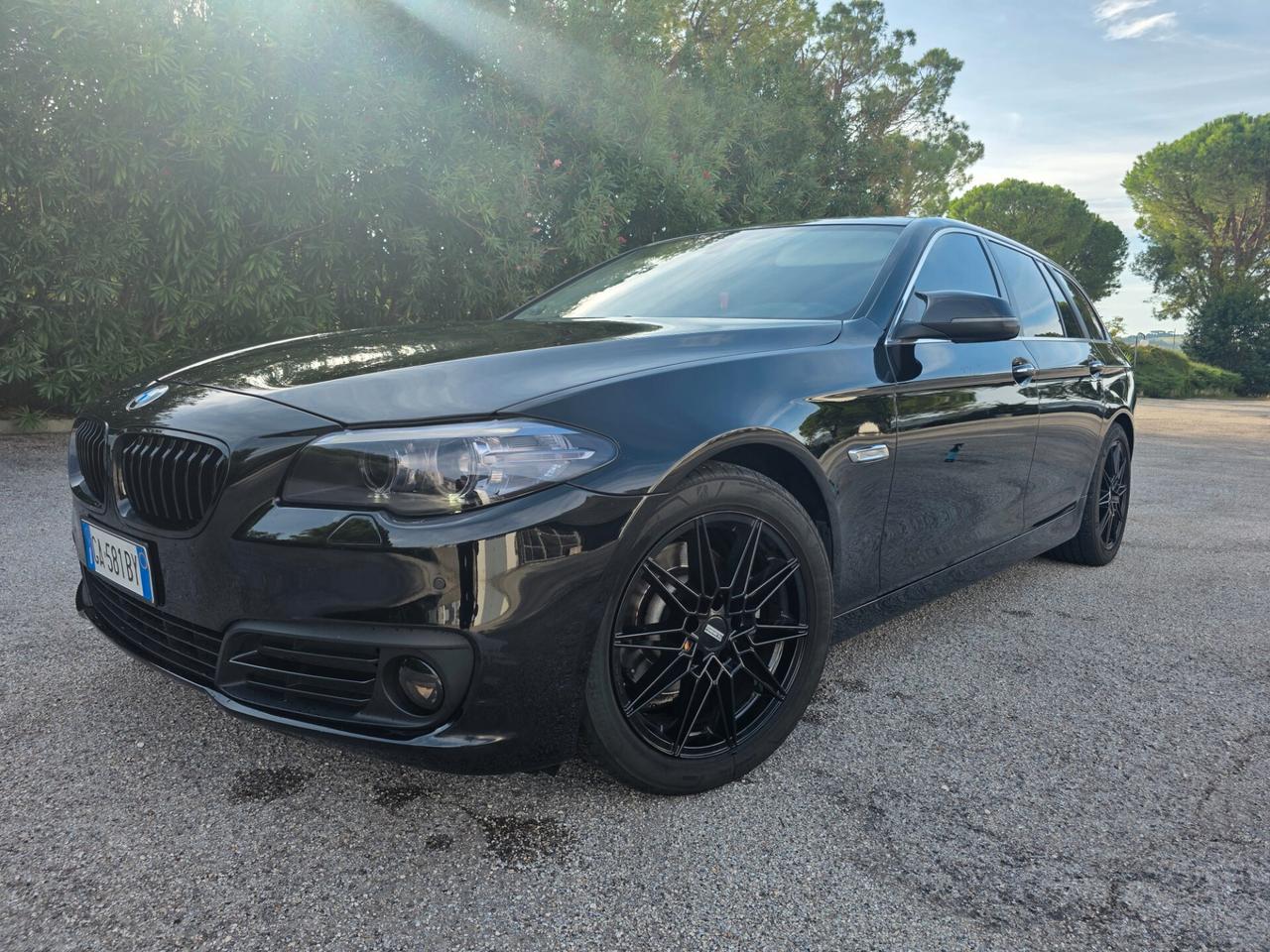 Bmw 520 M sport 2.0 disel 179000 km anno 2015 in perfetto stato tagliando appena eseguito bollo paga